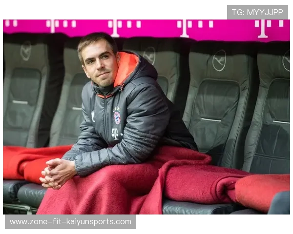 足球球星格兰德是谁 探秘他的职业生涯与精彩瞬间解析 足球球星格兰德是谁 探秘他的职业生涯与精彩瞬间解析